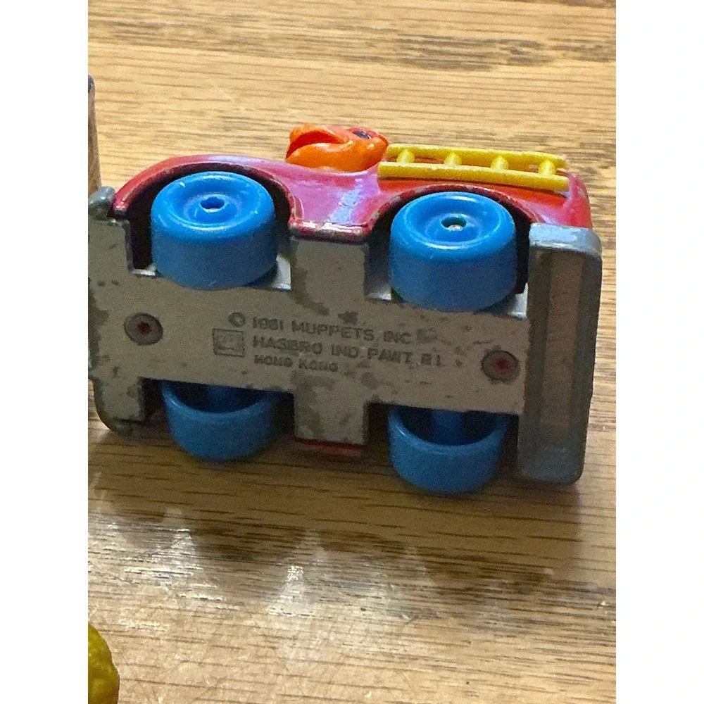 Vintage Sesame Street Vehicle metal 5 Mini Figures Ernie Bert Big‎ Bird Elmo